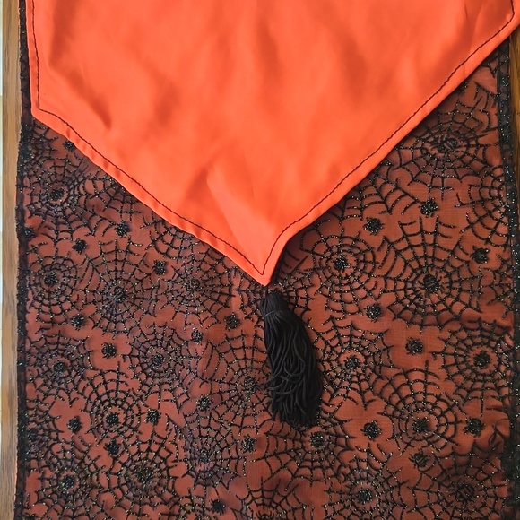 Vintage Hallmark Halloween table runner Spiders Spiderweb Glitter - Picture 4 of 9